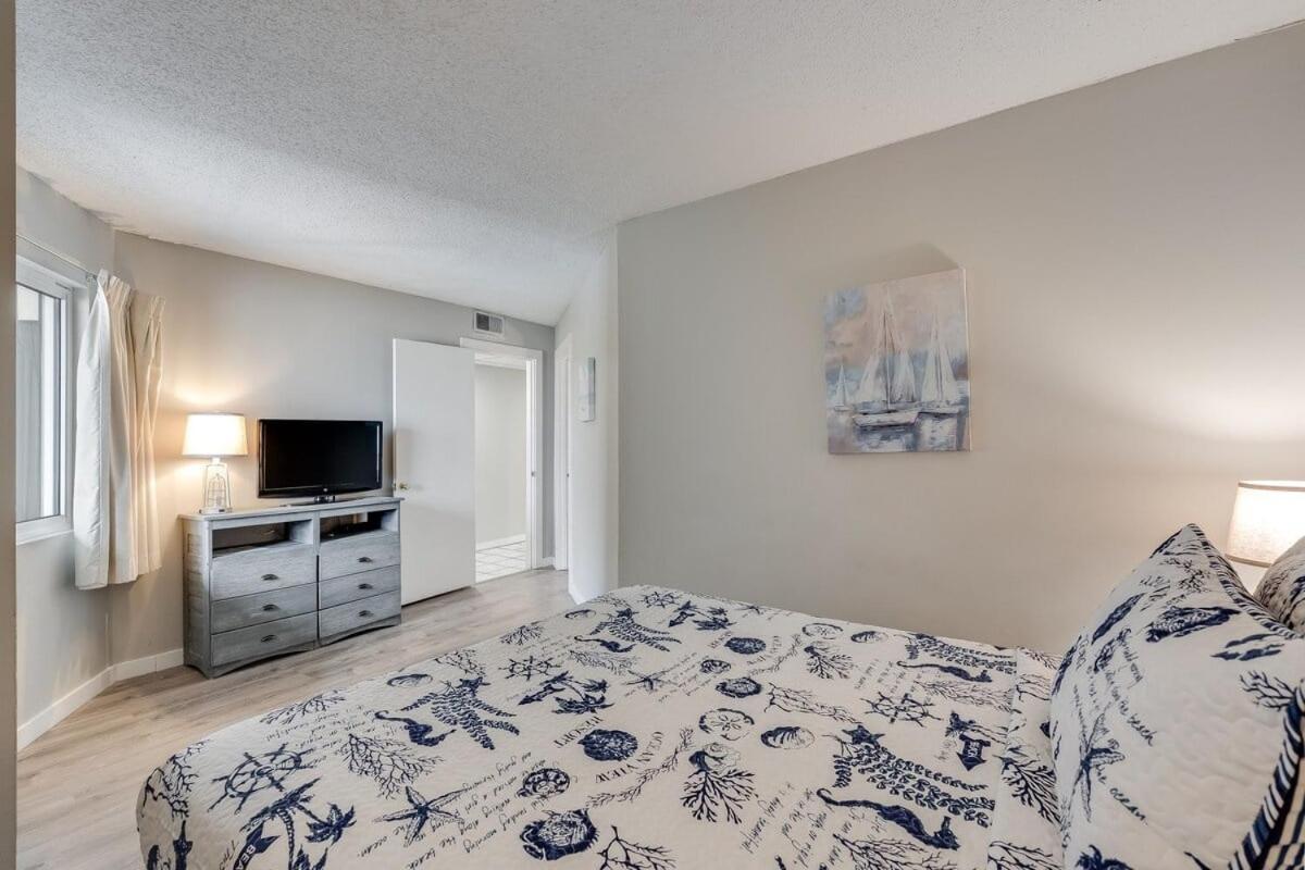 Moondrifter 604 - Emerald Gulf Retreat - Sleeps 6 Apartment *