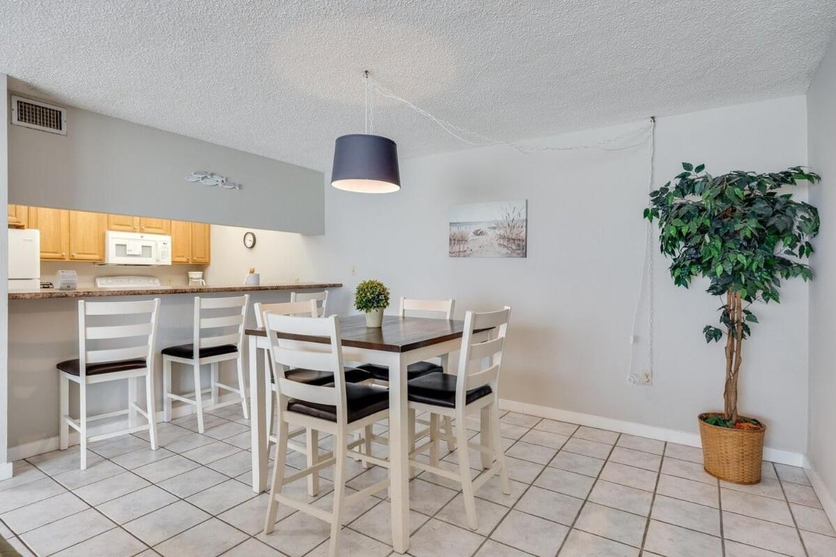Moondrifter 604 - Emerald Gulf Retreat - Sleeps 6