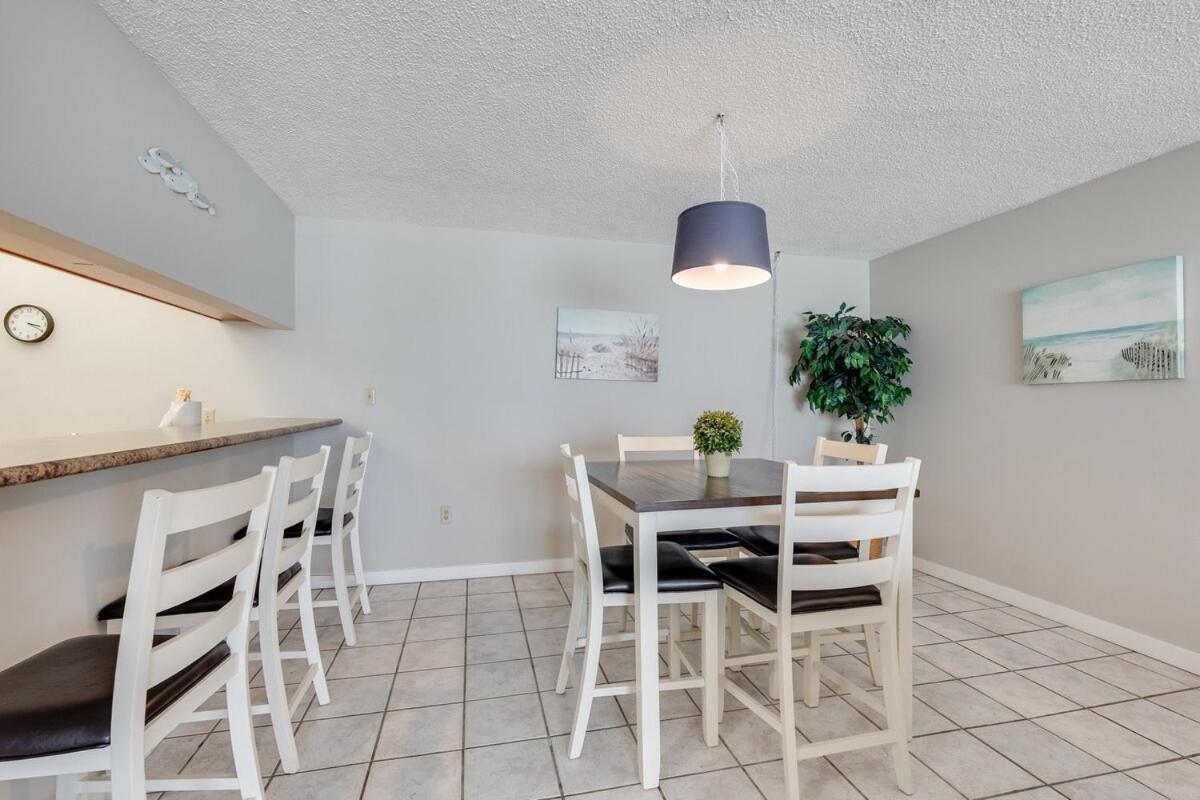 Moondrifter 604 - Emerald Gulf Retreat - Sleeps 6 *